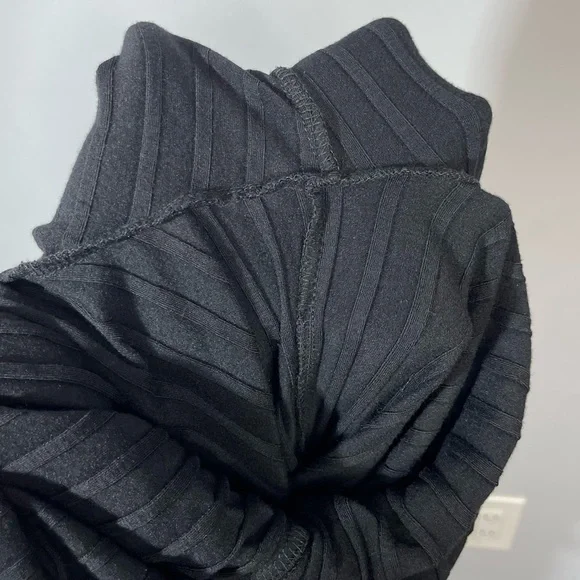 Amour Vert Briar Provence Rib Jumpsuit Black Size L Large Ankle Crop Minimalist - Picture 8 of 15